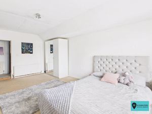 Bedroom- click for photo gallery